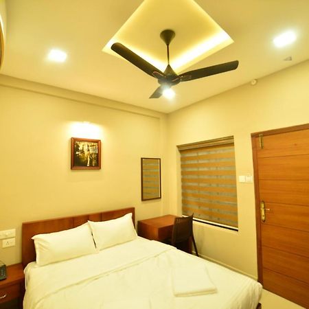 Hotel Priya Kottakkal 外观 照片