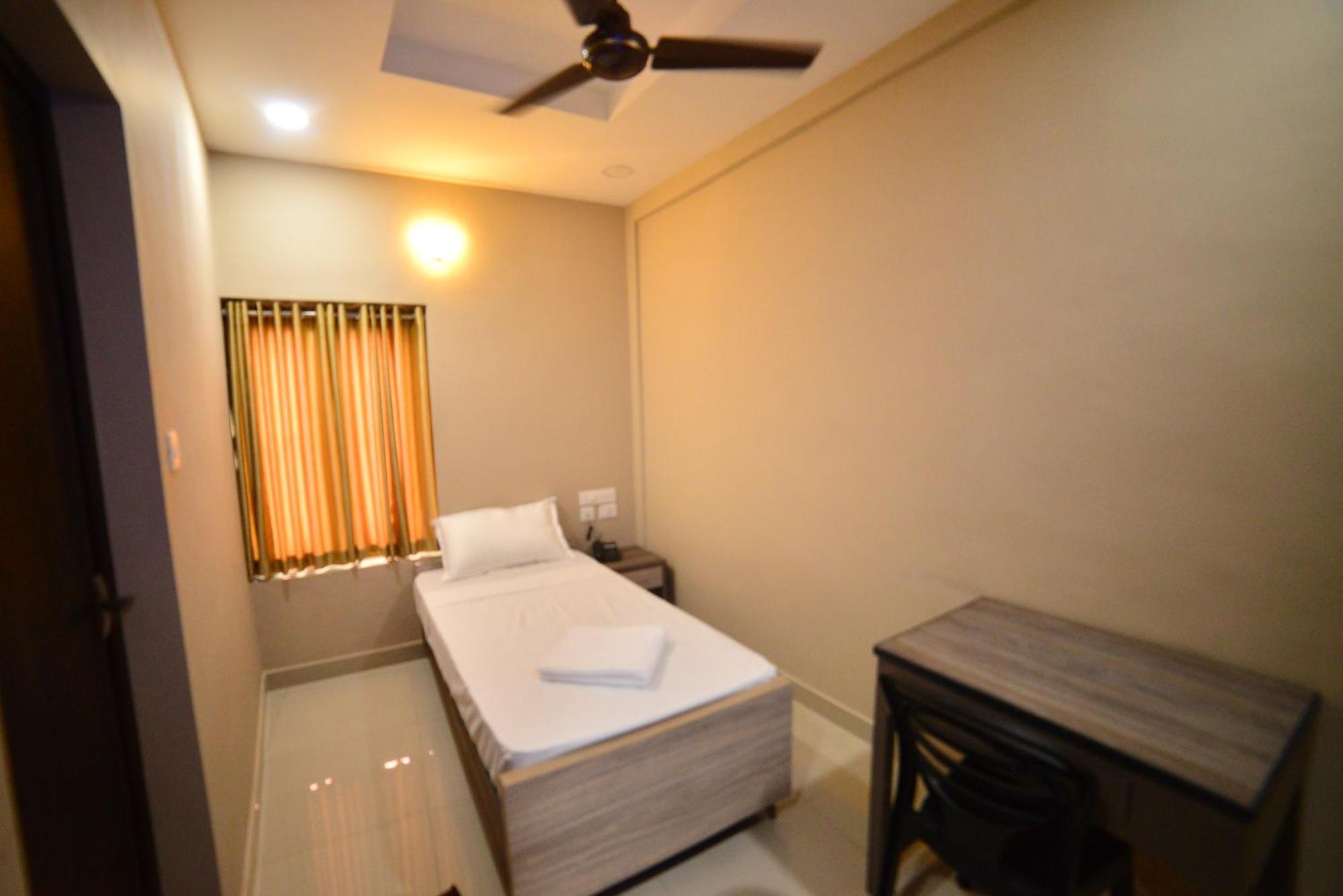 Hotel Priya Kottakkal 外观 照片