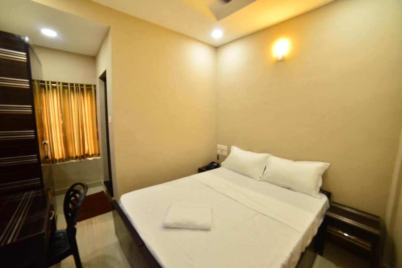 Hotel Priya Kottakkal 外观 照片