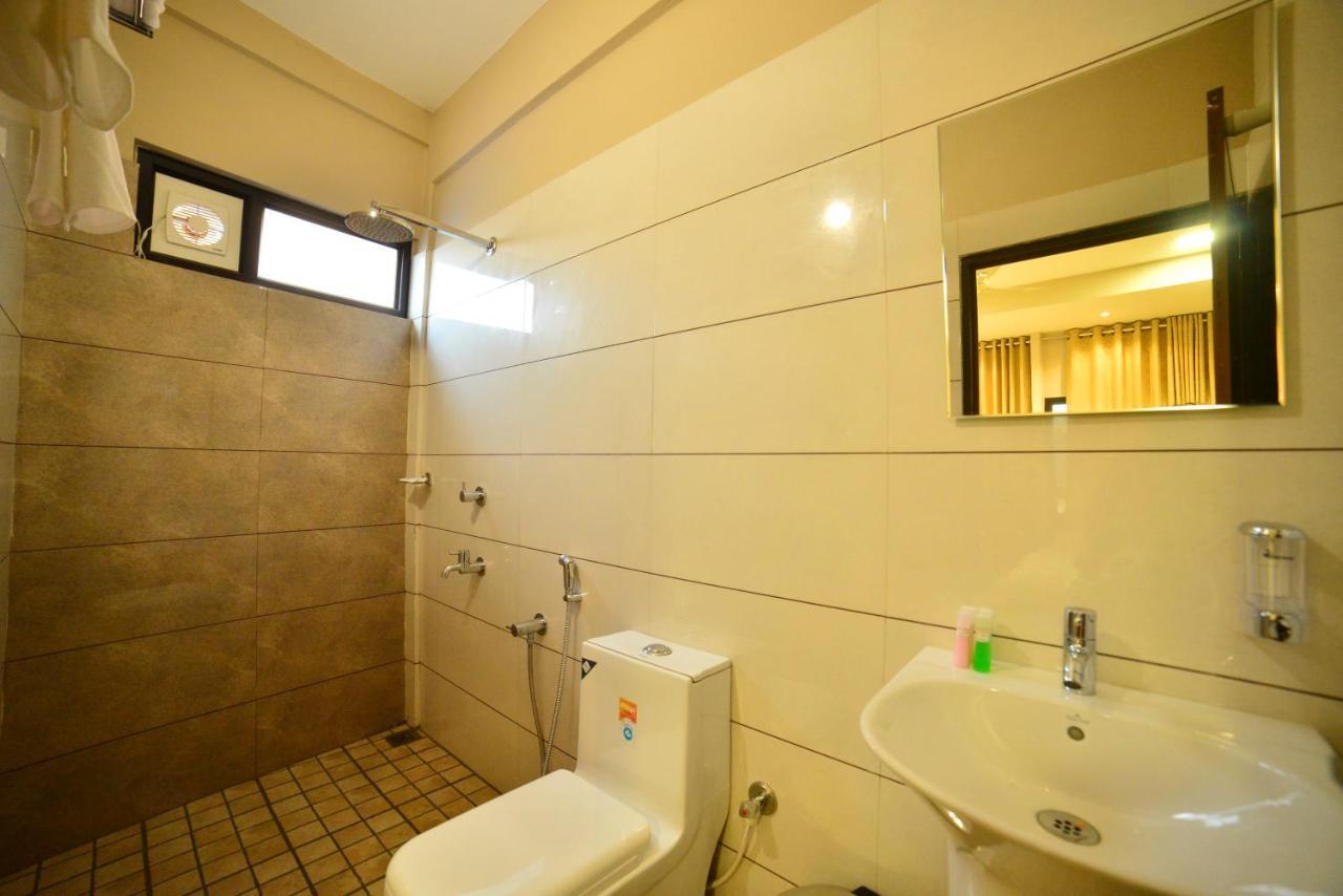 Hotel Priya Kottakkal 外观 照片