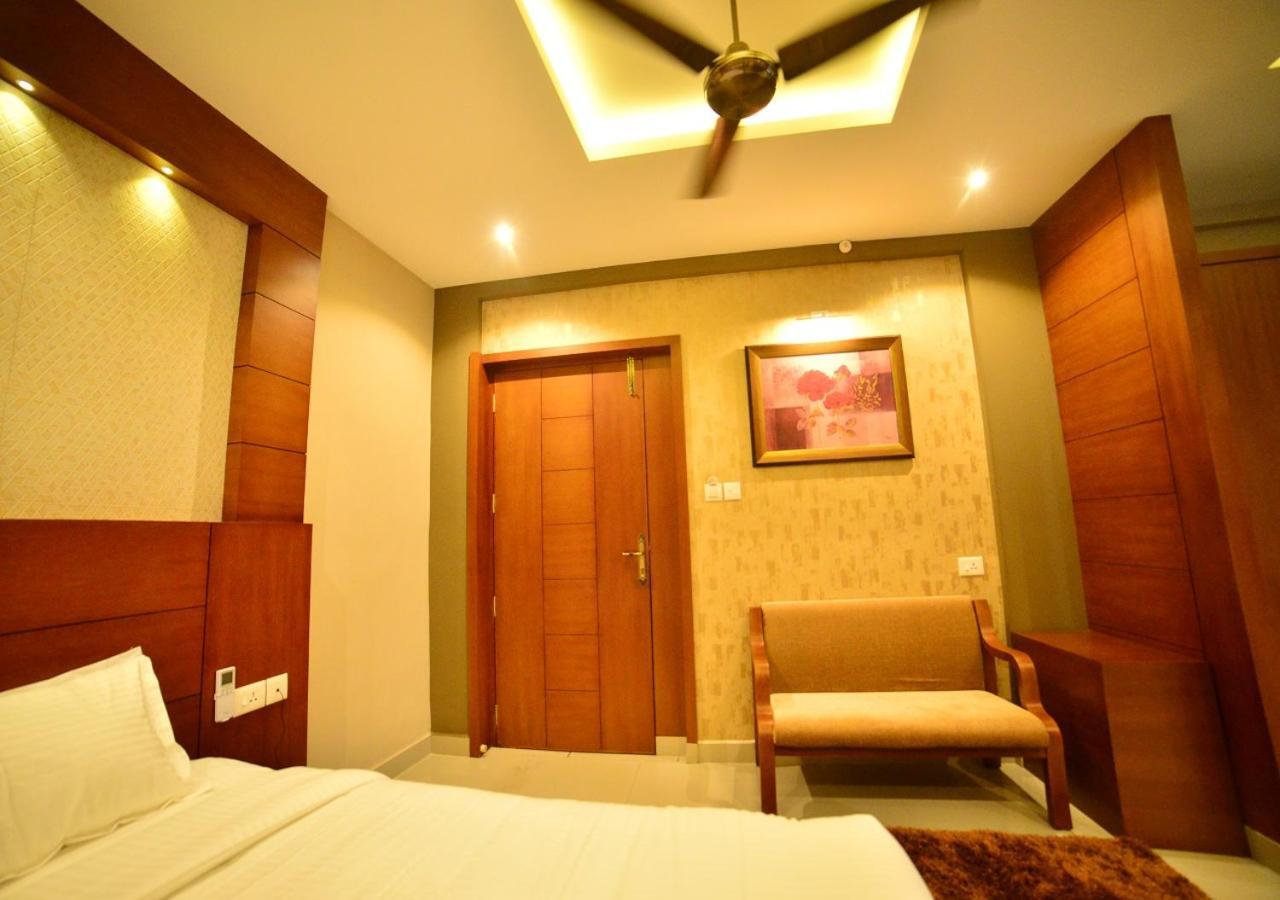 Hotel Priya Kottakkal 外观 照片
