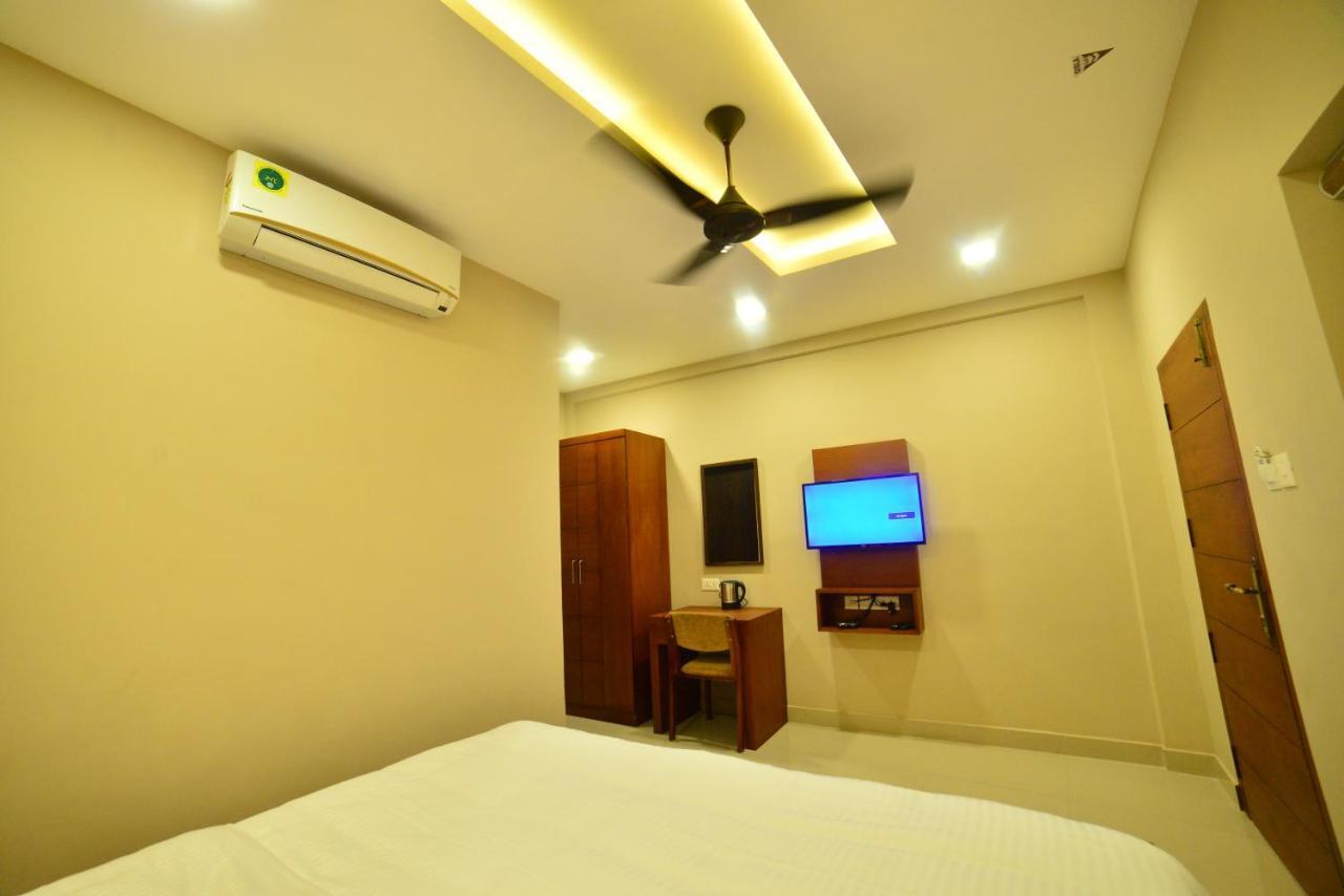 Hotel Priya Kottakkal 外观 照片