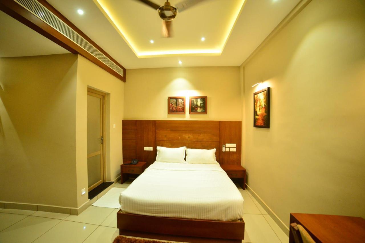 Hotel Priya Kottakkal 外观 照片