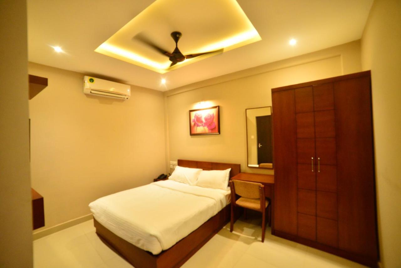 Hotel Priya Kottakkal 外观 照片