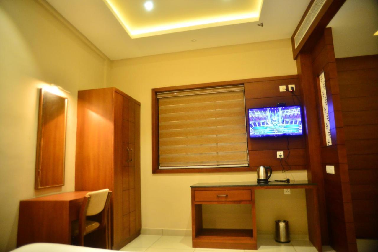 Hotel Priya Kottakkal 外观 照片