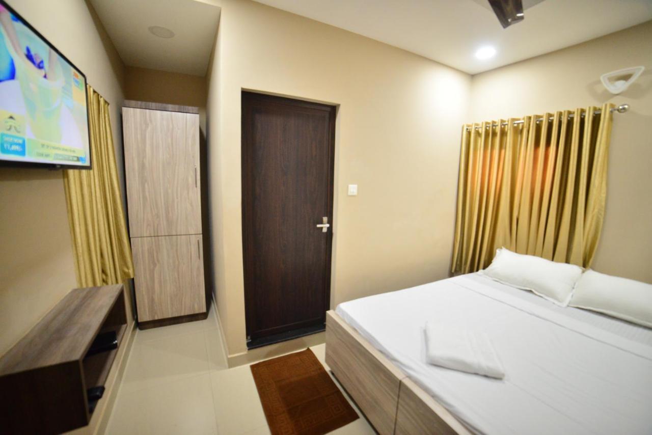 Hotel Priya Kottakkal 外观 照片