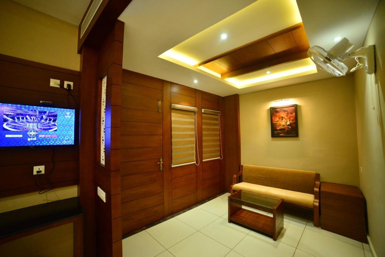 Hotel Priya Kottakkal 外观 照片
